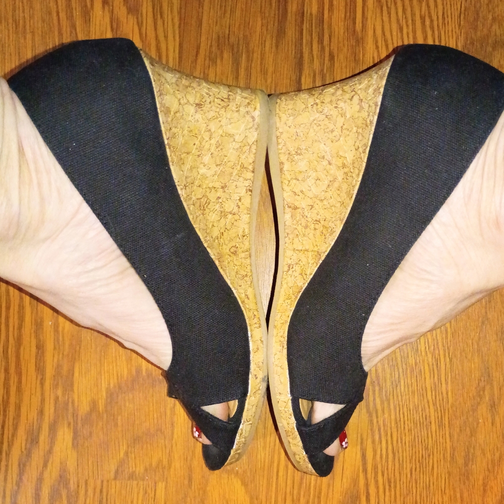 Dexflex Comfort Black Peep-Toe Wedges#817